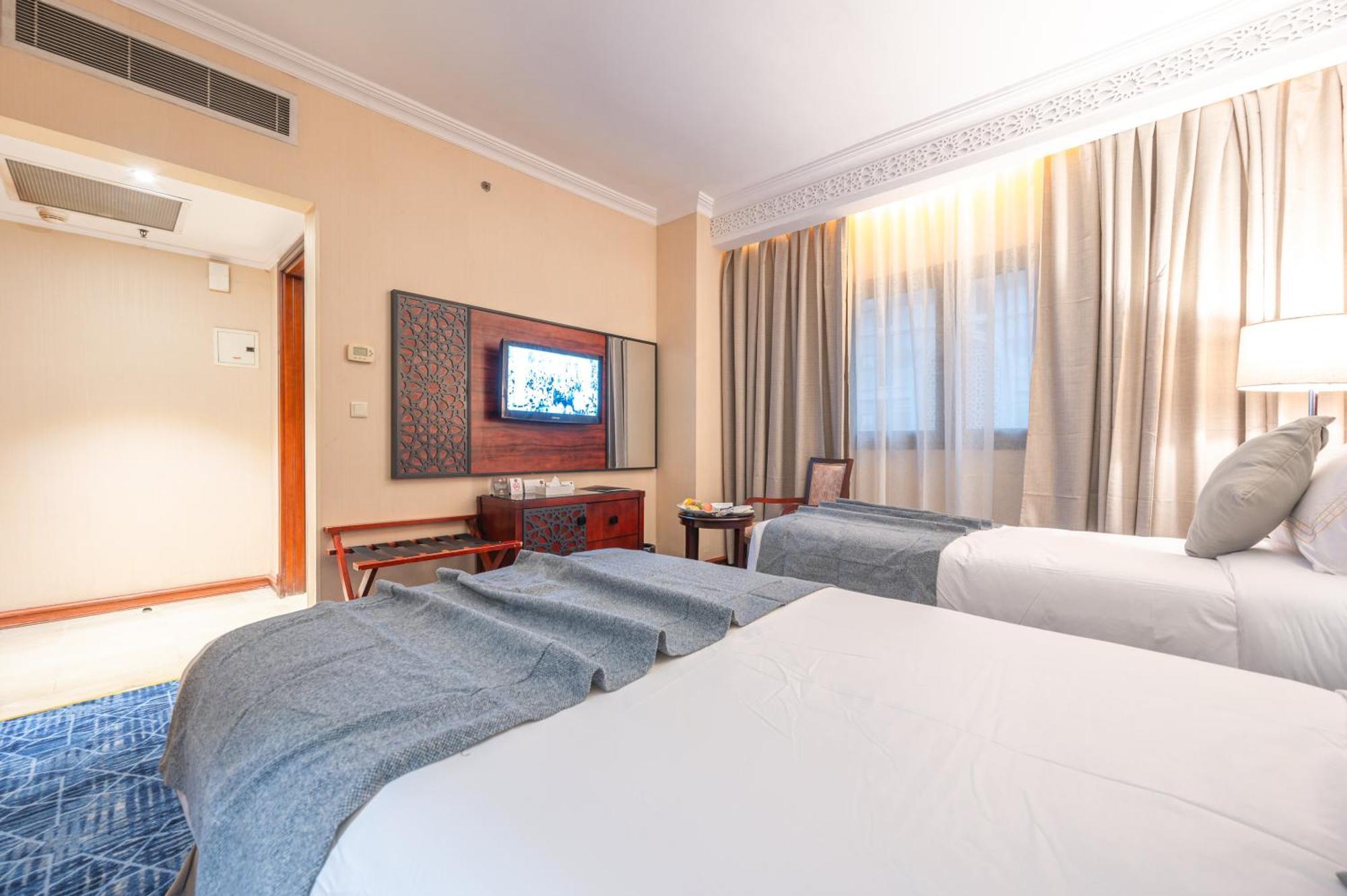 Shaza Regency Plaza Al Madinah Medina Exterior foto A room at the hotel