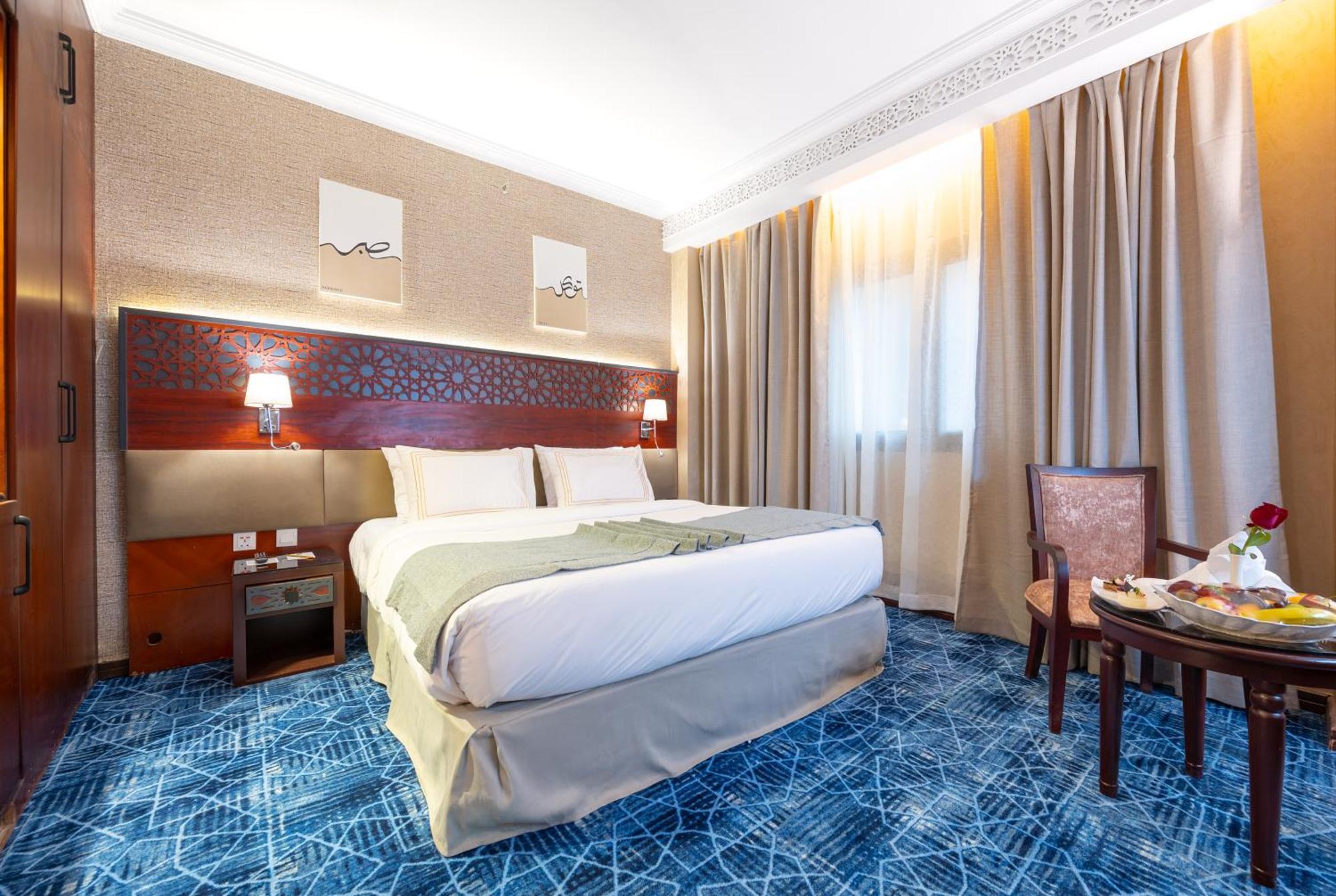 Shaza Regency Plaza Al Madinah Medina Exterior foto A room at the hotel
