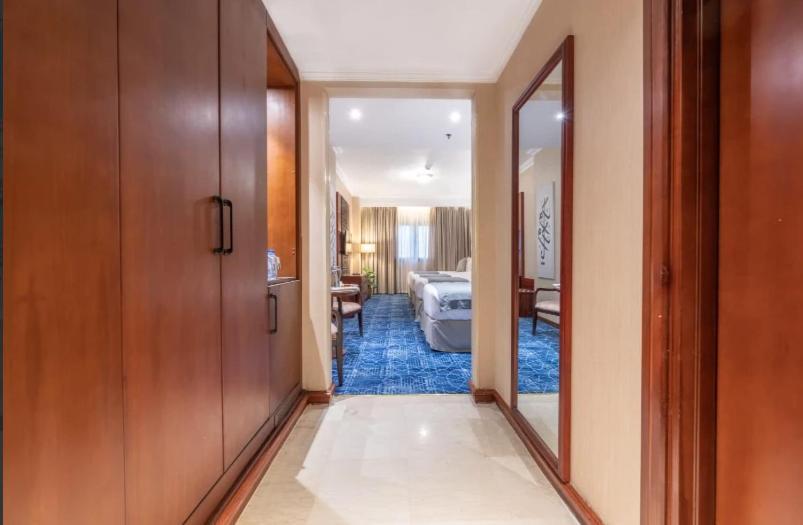 Shaza Regency Plaza Al Madinah Medina Exterior foto A guest room at the hotel